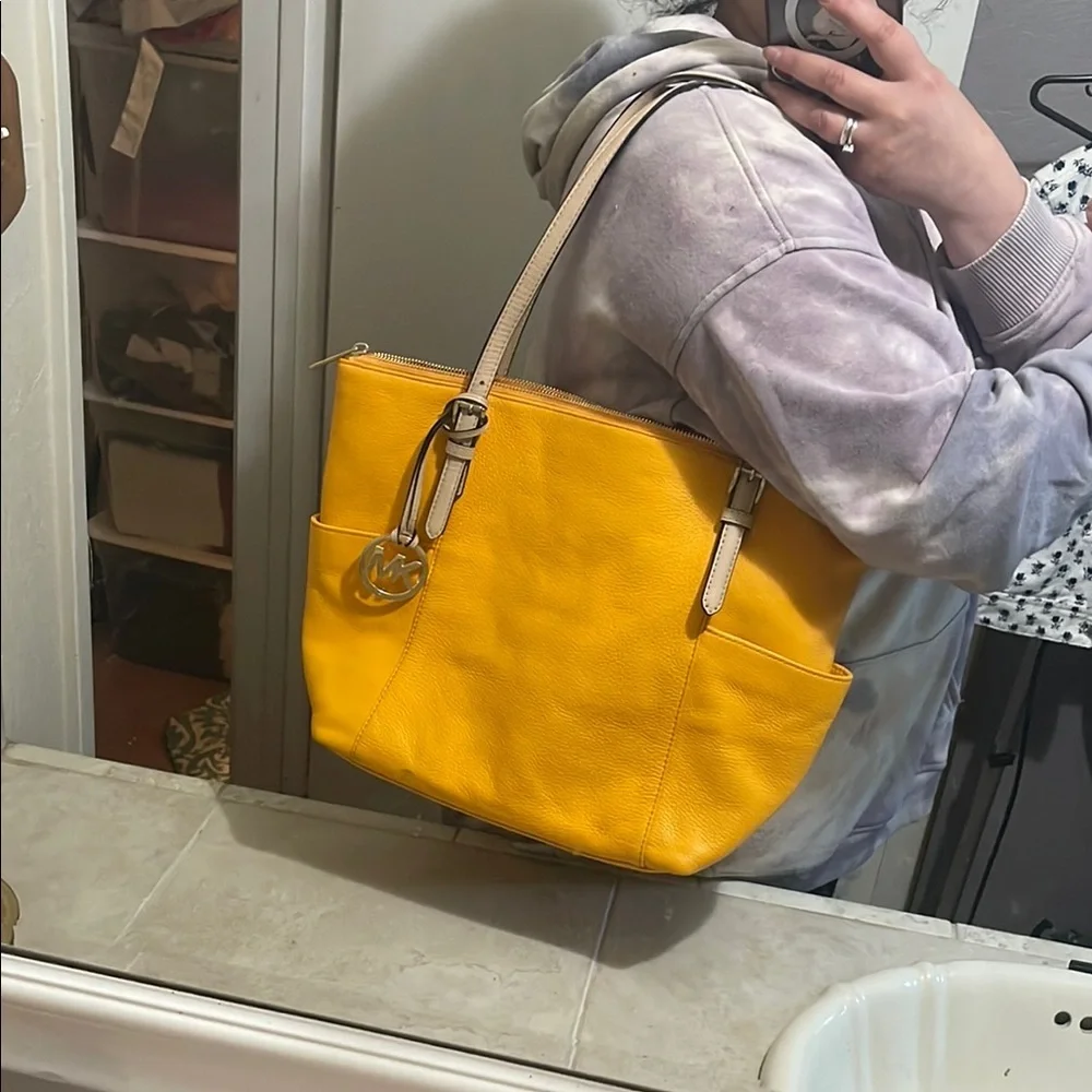 MICHAEL KORS - Yellow Leather Tote Bag - EUC - Picture 12 of 13